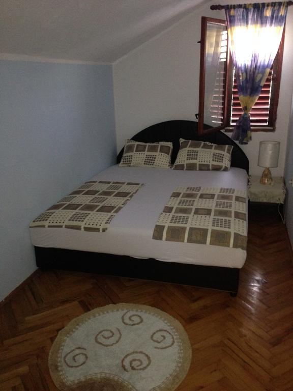 Apartments Aleksic Sutomore Oda fotoğraf